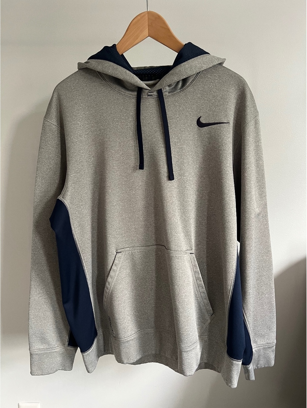 Nike Therma-FIT Pullover Hoodie Men’s Large Gray Navy Blue Swoosh Athletic